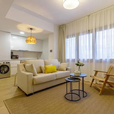アパート Malagueta Miramar With Shared Pool By Caleta Homes マラガ