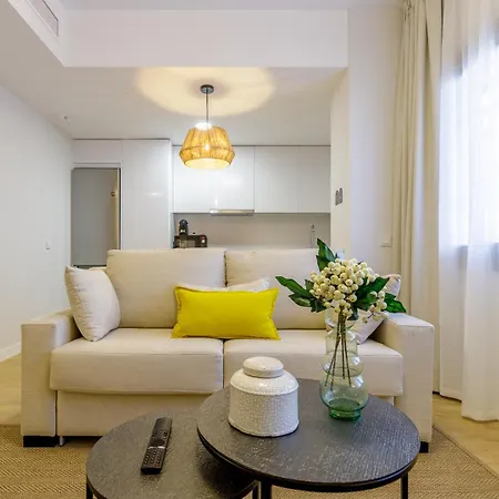 Malagueta Miramar With Shared Pool By Caleta Homes マラガ